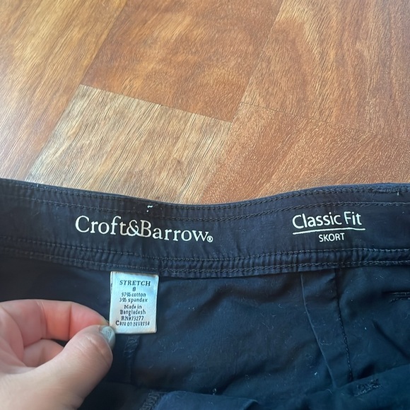 EUC Croft and Barrow black classic fit skort - Picture 8 of 8